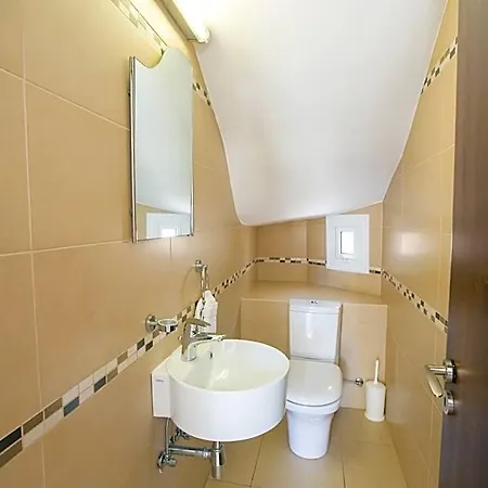 فندق Pv5 بروتاراس